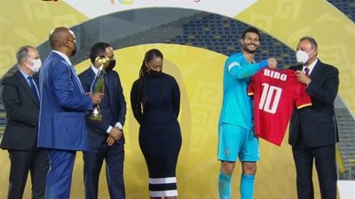 محمود حسين يهنئ الأهلي بالتتويج بلقب دوري الأبطال للمرة العاشرة