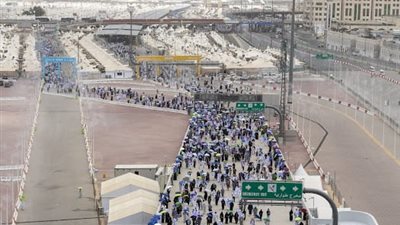 حجاج بيت الله الحرام ينهون أداء مناسك الحج لهذا العام