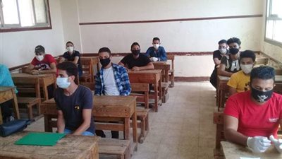 طلاب العلمي بالثانوية العامة يؤدون اليوم امتحان اللغة الأجنبية الأولى