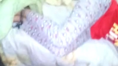 ضبط وإحضار والد طالبة جامعية كبلها فى سرير بالفرافرة