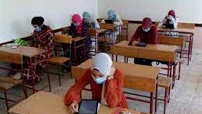 فرحة طلاب الأدبي في الإسماعيلية بسهولة امتحان علم النفس