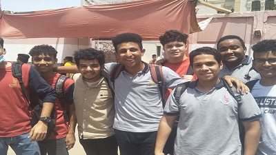الفرحة على وجوه طلاب الشعبة الادبية بأسوان بعد اداء امتحان علم النفس والاجتماع
