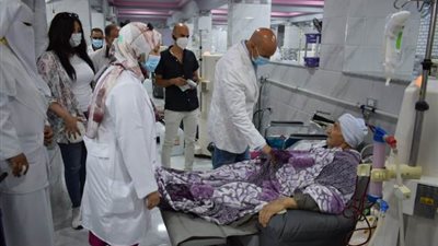 وكيل وزارة الصحة يتابع أعمال التطوير بالجناح الثاني لوحدة الكلي الصناعي بمستشفي أبوكبير