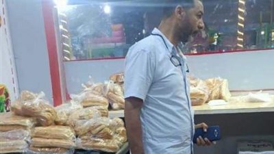حملة لصحة مطروح علي محلات الكورنيش واعدام اغذية فاسدة