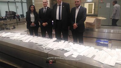 جمارك المطار تحبط محاولة تهريب كمية كبيرة من الخيوط الجراحية التعويضية مع راكب