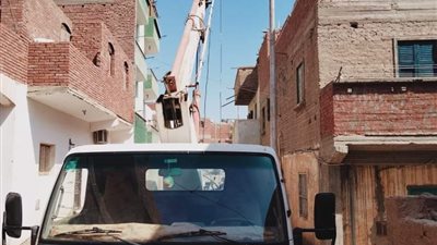 تدعيم شوارع القصير ٦٤٠عامود إنارة للمناطق المحرومة من الإضاءة