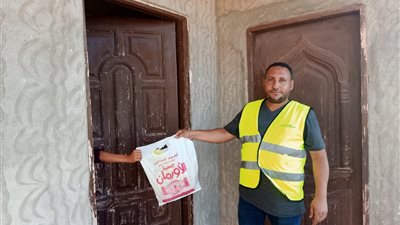 الأورمان تنتهي من توزيع اللحوم البلدية بقرى مطروح