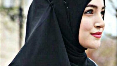 هل يعاقب الوالدين من الله لخلع ابنتهما الحجاب رغماً عنهما ؟ .. دار الإفتاء تجيب