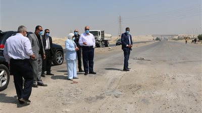 تطوير طريق الاوتوستراد من ١٥ مايو لكوبرى الكريمات ورفع كفاءة الانارة