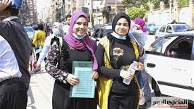 الإنجليزي يرسم السعادة على وجوه الطلاب في آخر أيام امتحانات الأدبي بالإسماعيلية