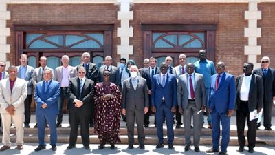 نائب رئيس جنوب السودان ووزير الرى برفقة عبد العاطي فى رحلة نيلية