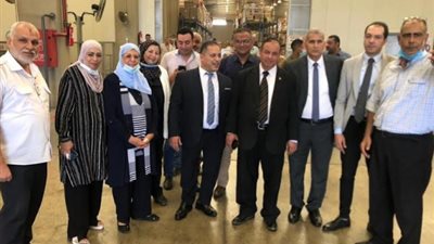 غتورى يزور قرية البضائع وجمرك بيوع كسفربت بمطار القاهرة
