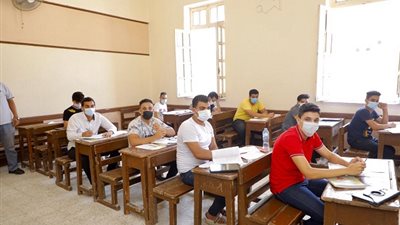 التعليم تكشف هوية الطالب المسئول عن نشر اجزاء من امتحان الأحياء