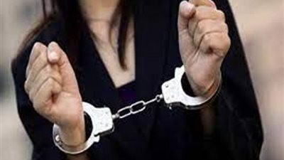 ضبط سيدتين بتهمة التنمر والتعدى بالضرب على أحد الأشخاص بمنطقة المشهد الحسينى .. بالجمالية