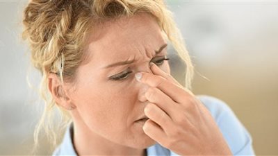 الفرق بين أعراض الجيوب الأنفية وفيروس كورونا