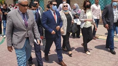 كلية التجارة بـ