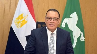 غراب يُحيل 12 طبيبا وصيدليا ومراقبا صحيا وإداريا وفني معمل وممرضا بوحدة طب الأسرة بهربيط للتحقيق