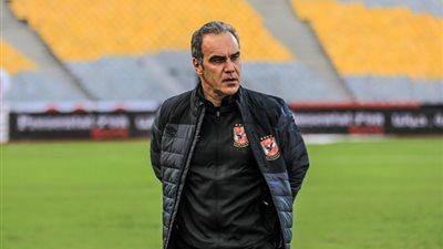 الأهلي يفاوض مهاجم أجنبي بديلا لأزارو