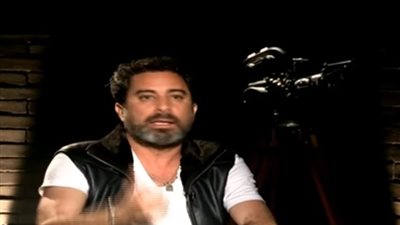 رأى صادم لـ هادى الباجورى بشأن منع القبلات فى السينما .. فيديو