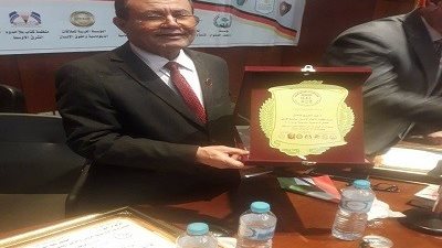 اعلام الأزهر تهنئ فاضل باختياره افضل شخصية جامعيه لعام 2018