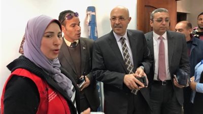نائب رئيس جامعة طنطا يتفقد مبادرة 