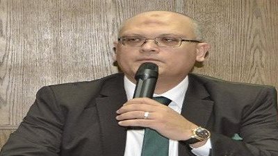 تجارة عين شمس تنهي استعداداتها لامتحانات منتصف الترم للغات
