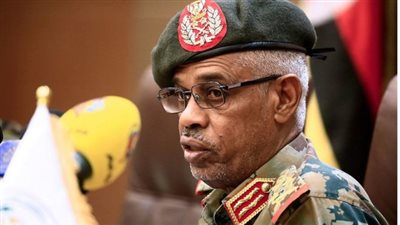 وزير الدفاع السوداني يصل القاهرة لبحث تعزيز العلاقات الثنائية