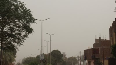 عاصفة ترابية باردة تلغى 27 رحلة بالون بالأقصر