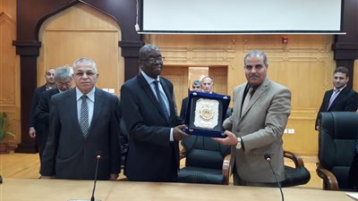 رئيس اتحاد الجامعات الافريقية يوجه الشكر للرئيس وشيخ الأزهر