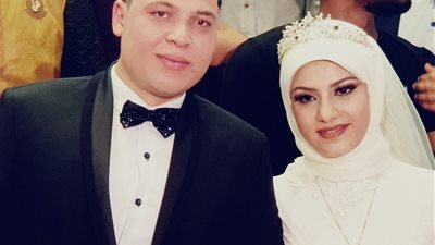 ألف مبروك للعروسين 