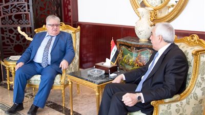سفير العراق يستقبل مسؤول مكتب الحزب الديمقراطى الكردستانى بالقاهرة