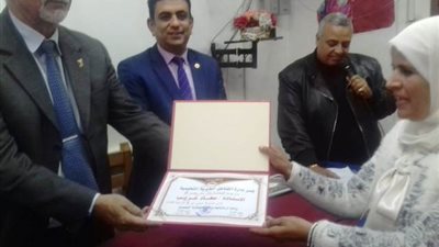 تكريم الطلاب المشاركين في مؤتمر الأبحاث العلمية بالقناطر الخيرية