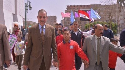 محافظ أسيوط يشهد ماراثون جرى لتلاميذ متلازمة داون والطلاب الموهوبين