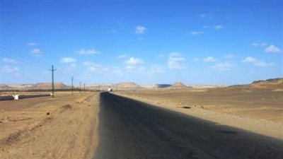 إغلاق طريق الفرافرة الوحات لسوء الاحوال الجوية