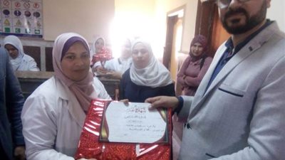 مستشفى النوبارية يكرم الأمهات المثاليات..صور
