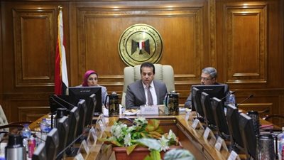 عبد الغفار يرأس اجتماع مجلس إدارة المعهد القومي لعلوم البحار