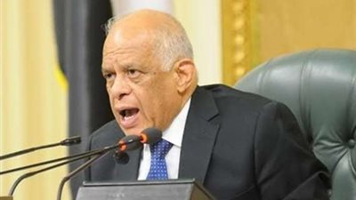 عبد العال يهدد باحالة عجينة للجنة القيم بسبب تكرار مشاكله