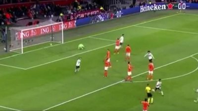 فوز الماكينات الالمانية على الطواحين الهولندية بثلاثية