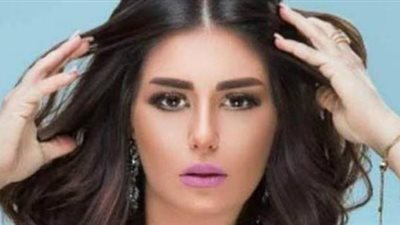 منة فضالى فى ورطة بسبب 