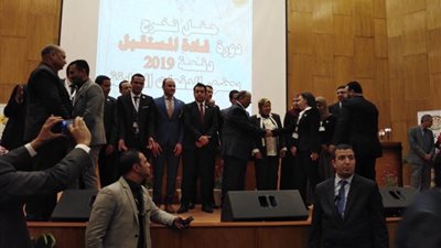 مشاركة فعالة للأقصر فى برنامج قادة المستقبل بوزارة التنمية