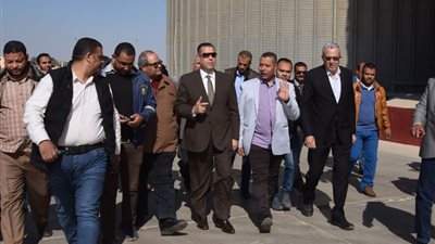 محافظ بنى سويف يتابع استعدادات الصوامع لموسم توريد القمح