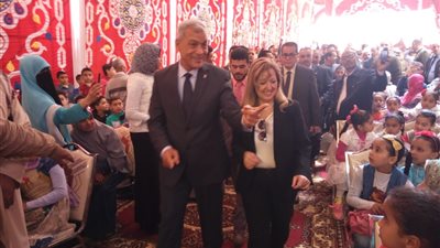 سفيرة البرتغال تدعم طلاب جزيرة ابونشابه بهداية عينية