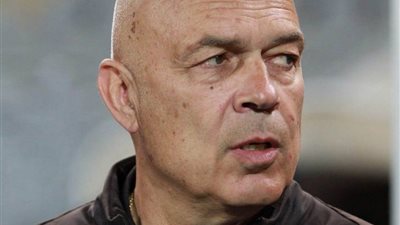 جروس يرفض حضور المؤتمر الصحفي لمباراة القمة.. بأمر رئيس الزمالك