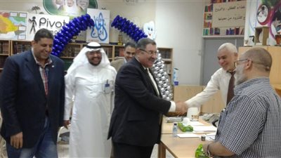 القنصل العام المصري في جدة يتفقد سير امتحانات 