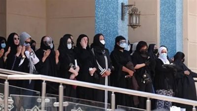 انهيار هستيرى لدنيا وايمى سمير غانم فى وداع والدتهما