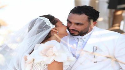 نيللى كريم فى وصلة رقص مع زوجها هشام عاشور .. فيديو