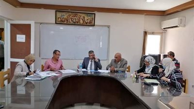 مسئول التعليم يالجيزة يتابع الإدارات التعليمية بغرفة العمليات المركزية