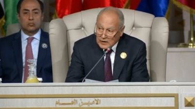 أبوالغيط يجري مباحثات موسعة مع وزير الخارجية الياباني بمقر الجامعة العربية