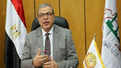 القوى العاملة : صرف 3.8 مليون جنيه لـ3894 عاملاً غير منتظم .. وتعيين 312 شاباً ببورسعيد