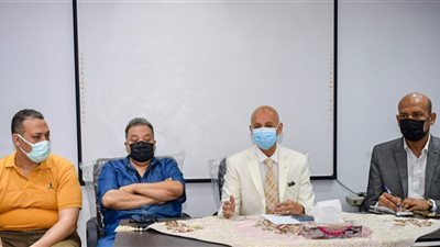 مسعود يجتمع بمديري المستشفيات لمناقشة خطة العمل لتطعيم المواطنين بلقاح كورونا